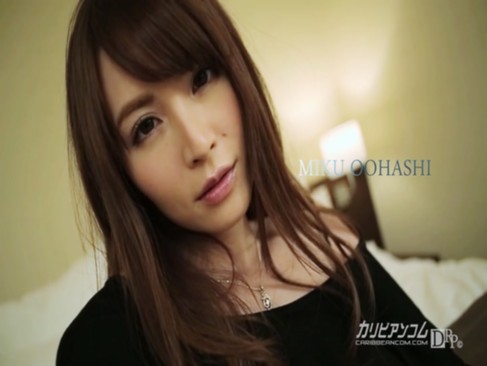 【無料・無修正エロ動画】激しく絡み合う美熟女生ハメ中出しセックス