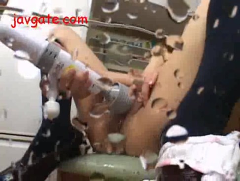 淫乱ドスケベ女子高生のモザなし潮吹き激エロオナニー