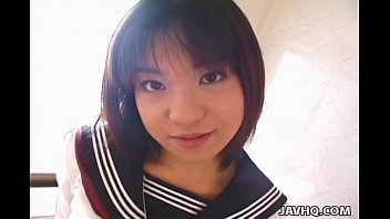 ビッチなJKに生チンフェラチオさせるエロビデオ