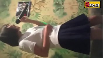 本物素人JKがカラオケボックスで彼氏とイチャイチャしておまんこ顔面騎乗でクンニさせる無修正エロ動画！