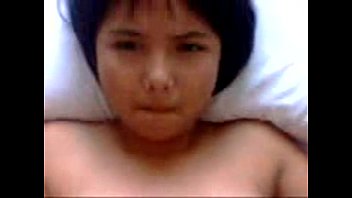 どう見ても中●生にしか見えない幼児体型の素人娘のおまんこハメ撮り個人撮影無修正エロ動画！