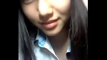 最高ランクの奇跡レベルの素人美少女が自撮りで全裸を撮影して美乳とおまんこ晒す無修正エロ動画！
