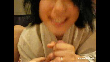 女子高生風の黒髪パーマの素人の彼女？にフェラさせてちんぐり返しでアナルをペロペロされる個人撮影無修正エロ動画！