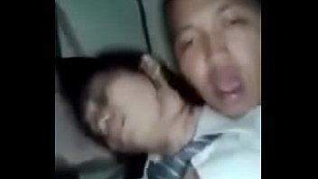 東南アジア系?日本のアメリカンスクール?ちょっと人種が不明な素人の高校生風のカップルが放課後に学校内でおまんこ生ハメSEXしたハメ撮り無修正エロ動画!