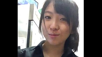 普通系で最強レベルの素人美少女が美乳おっぱいを晒して自撮りしてしまうエロ動画！