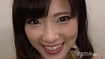 アイドルみたいな美女が剛毛おまんこでオナニーして男優にクンニされながらチクニーする無修正エロ動画！