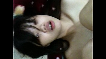 ちょいブスのロリ系の素人彼女のおまんこにひたすらチンポを挿入も変顔連発する彼女！