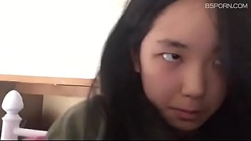 素人のJK？が自宅で自撮りでおまんこオナニー生放送する無修正www