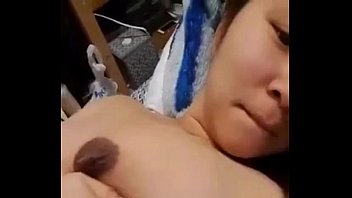 ムチムチで巨乳＆巨乳輪のブサカワ素人が自撮りで全裸を披露する無修正動画！