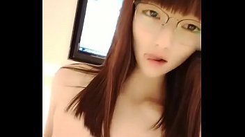 眼鏡の超絶キューティー美少女とハメ撮りした無修正です！