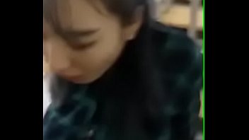 学校内でSEXをしてしまいハメ撮りもしてしまう無修正です！