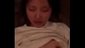 かなり美女なJK風の素人娘とおっぱいモミモミハメ撮り無修正です！