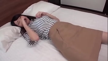 黒髪＆真面目そうな美女のプリケツ愛撫して背面騎乗位やバックで突きまくるアダルト動画