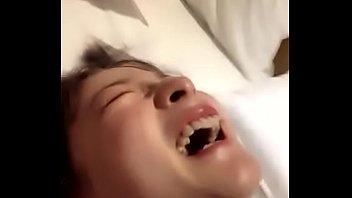 細身体型で見事な脚線美のモデル風美女の彼女のおまんこをパコパコする無修正です