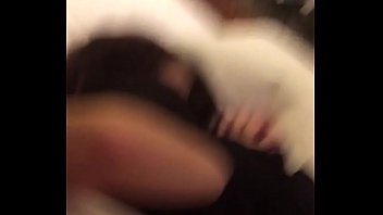 おまんこ突かれてAカップちっぱい貧乳おっぱいモミモミする無修正です