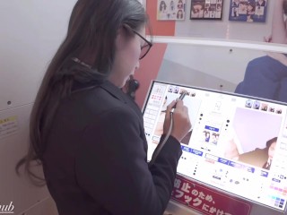 色んな場所でエロ行為するヤリマン巨乳JKの無修正です